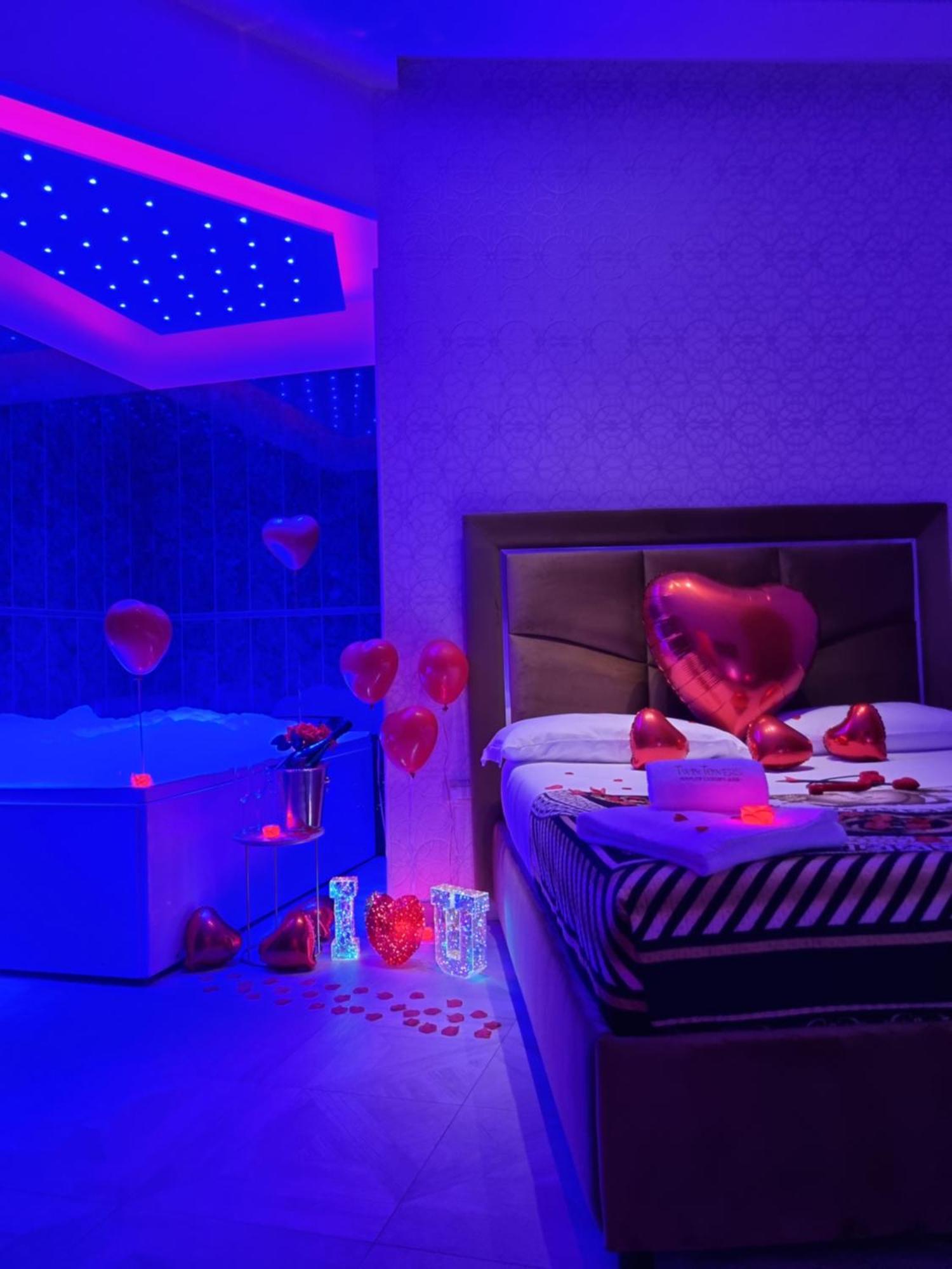 Twin Towers Naples Luxury Bed & Breakfast Dış mekan fotoğraf